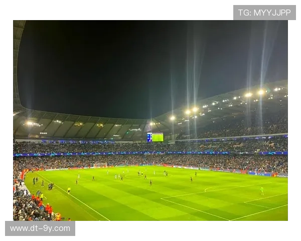 上帝决定亲自踏上球场，展开一场前所未有的足球之旅